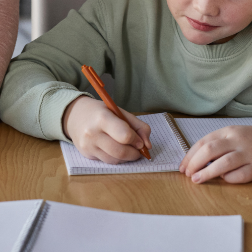 📓 How to Build a (Simple) Homework Station for Kids